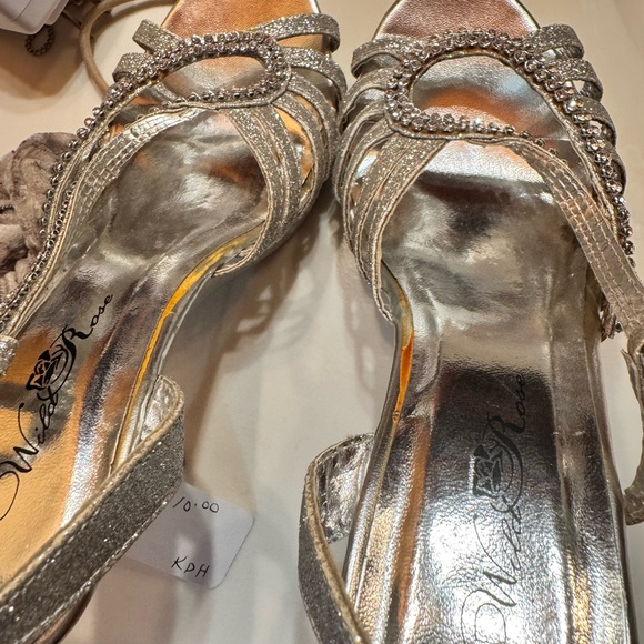 Wild rose silver heels - Picture 13 of 13